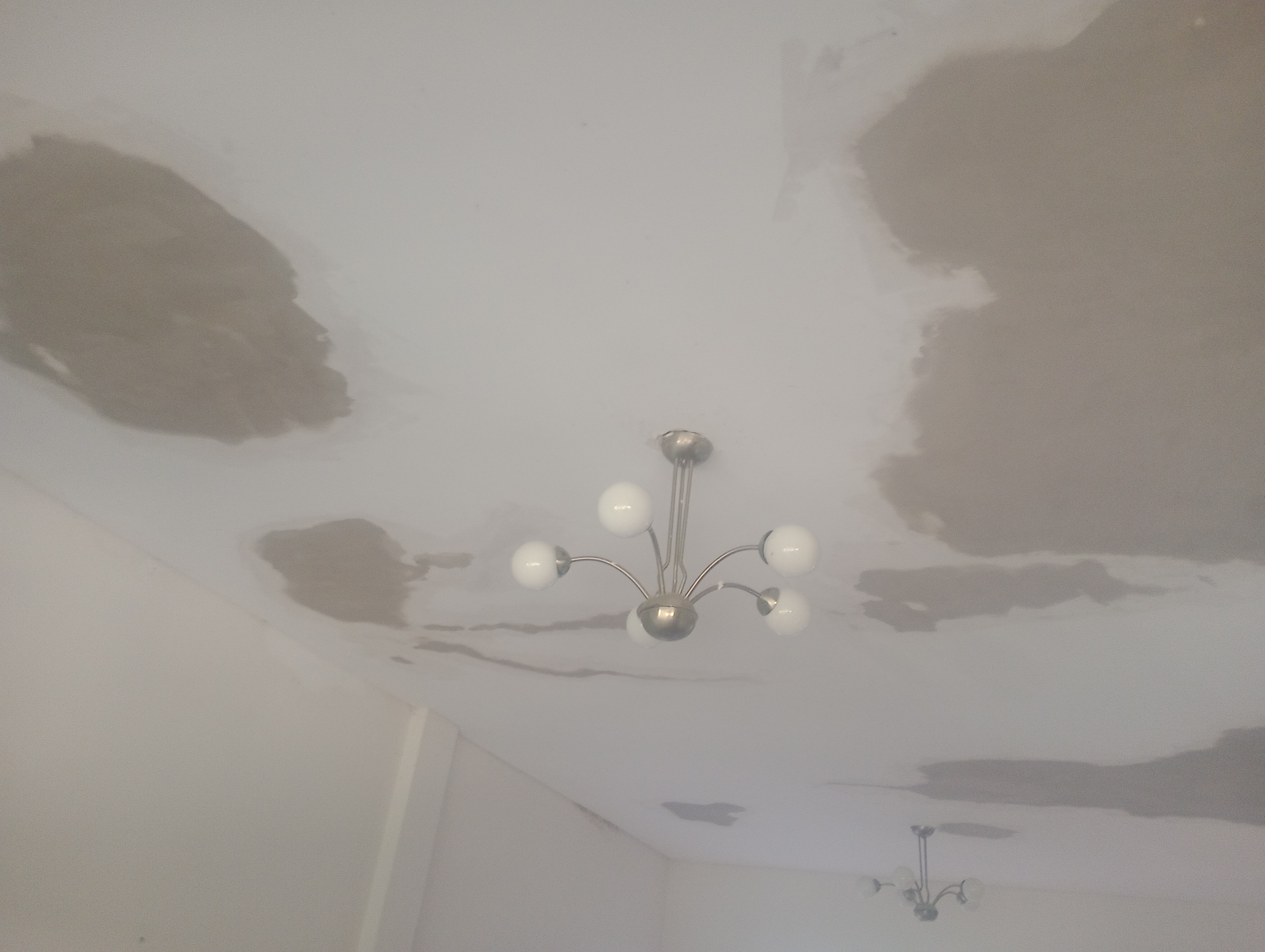 Refacciones y restauraciones con pintura profesional